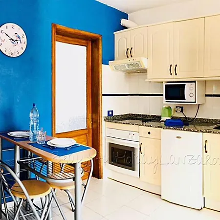 Bellisima 200m From The Ocean With Pool, Wifi Sat-tv * Puerto del Carmen (Lanzarote)